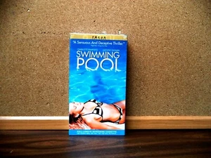 SWIMMING POOL (VHS 03) NEW FULL LENGTH DEMO Charles Dance Charlotte Rampling NR - Imagen 1 de 4