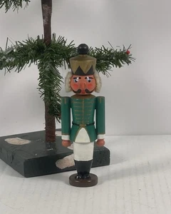 2596/25 Kleiner Nussknacker Mini Miniatur Miniaturnussknacker Erzgebirge - Picture 1 of 4