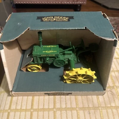 De colección 1995 Ertl escala 1/16 John Deere banda de rodadura ancha 1930 "GP" tractor fundido a presión verde Foto 1 de 4