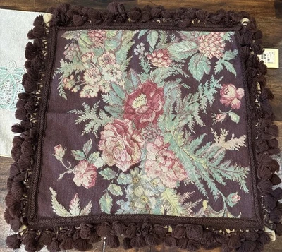 Alfombrilla ABC de colección y fundas de almohada de punta de aguja para el hogar (2) borlas florales marrones 20 X 20 Foto 1 de 4