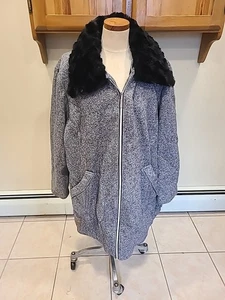 Abrigo Avenue para mujer talla grande 26/28 de piel sintética nuevo gris  - Imagen 1 de 12