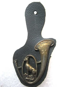 ANCIEN INSIGNE + CUIR CHASSEURS ALPINS BCA  / BCP 30° BATAILLON CHASSEURS A PIED - Picture 1 of 3