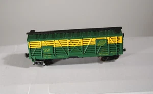 N Scale Chicago & North Western CNW 14311 Stock Car Green - Picture 1 of 5