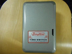 DAYTON TIME SWITCH MODEL 2E220 SPRINKLER CONTROL (H2-5) - Picture 1 of 5