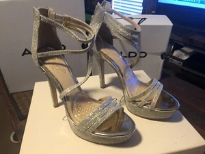 JEWEL BADGLEY MISCHKA Talla 6 TACÓN DE AGUJA PLATEADO CLÁSICO CORREA SEXY BRILLANTE - Imagen 1 de 9