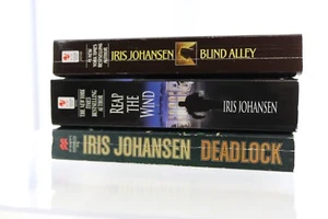 3 Paperback Books. All Iris Johansen. Deadlock, Reap The Wind and Blind Alley - Imagen 1 de 2