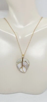 WHITE Mother of pearl Leaf Pendant 14k Yellow Gold 18" 14k Gol ROPE Chain - Image 1 of 4
