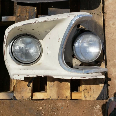 Extensión guardabarros delantero derecho Ford Mustang 1969 original usado Foto 1 de 4