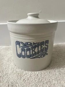 Barattolo per biscotti Pfaltzgraff Yorktowne USA contenitore in gres 507 lettere blu �� - Foto 1 di 7