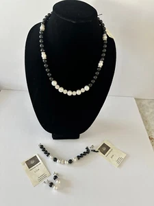 Handmade Swarovski Crystal Pearl 3 piece Jewelry set with crystal bead accents. - Picture 1 of 8