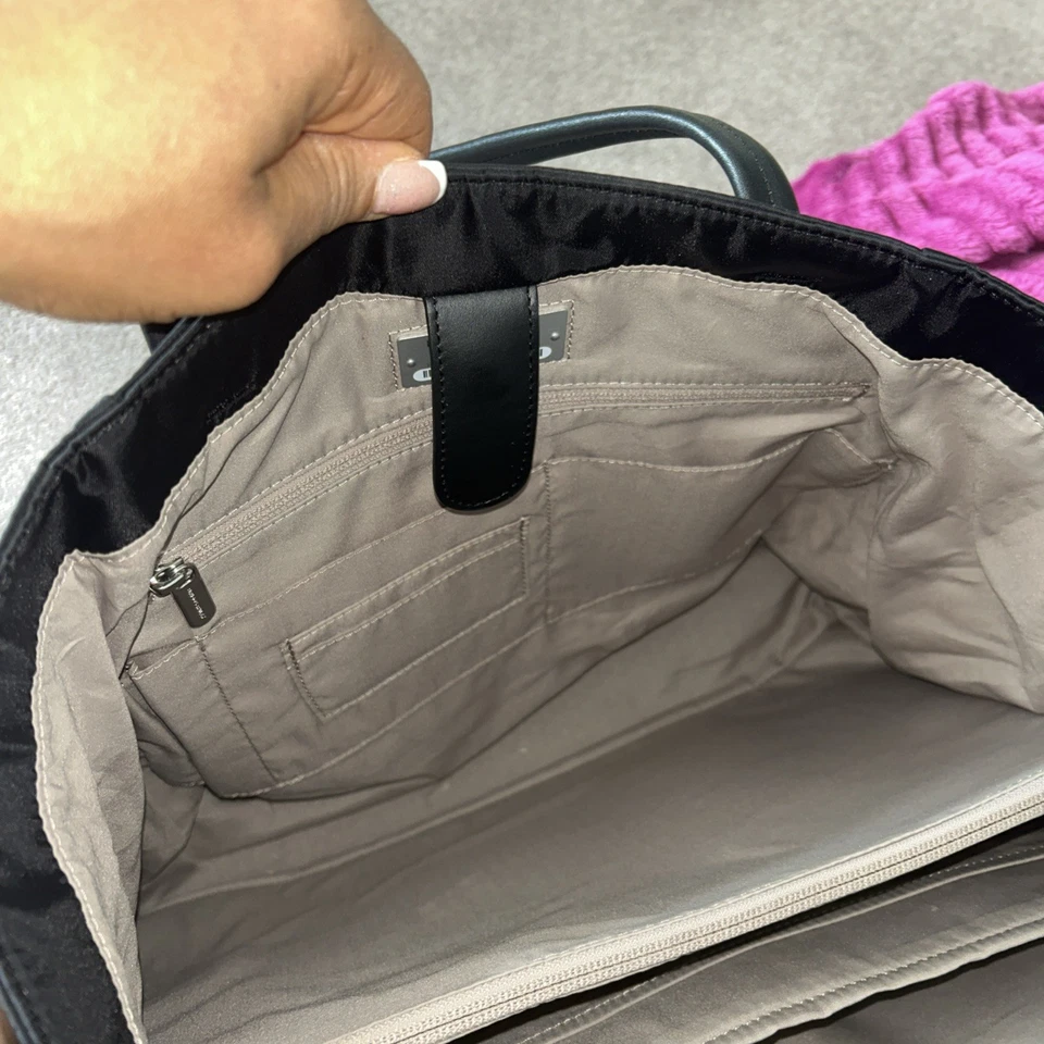 briggs and riley tote - Image 1 of 4