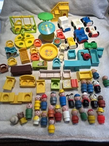 Lotto 43 pezzi auto scale ecc 28 persone Fisher Price Little People vintage - Foto 1 di 12
