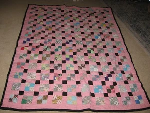 vintage colorful machine sewn & hand quilted scrap / block quilt - Picture 1 of 4