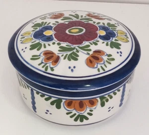 Caja de baratijas policromada vintage diseño floral pintada a mano 3 3/4" como nueva - Imagen 1 de 9