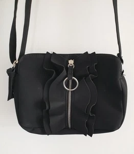 Tasche klein Deichmann schwarz anthrazit Rüschen Gothic Umhängetasche 23x16x10 - Bild 1 von 10