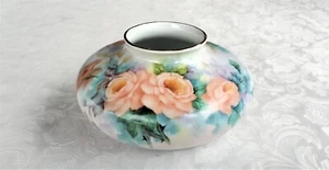 BEAUTIFUL HAND PAINTED ROSES PORCELAIN SQUAT VASE DIANA MARSHALL AUSTRALIA 20CM - Picture 1 of 9