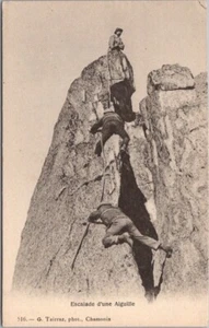 Chamonix, France Mountain Climbing Postcard "Escalade d'unne Aiguille"  Unused - Picture 1 of 2