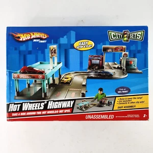 Hot Wheels City Sets HIGHWAY Playset Connecting 2009 EXCLUSIVE RARE SEALED - Picture 1 of 11