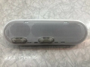 Renault Clio 3 (BR0/1, CR0/1) Innenraumbeleuchtung vorne 8200073231 - Bild 1 von 3
