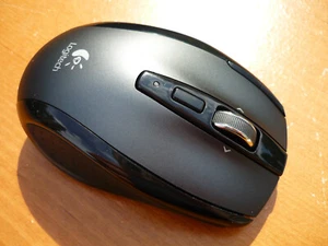 Logitech VX Nano Wireless Laser Ergonomic Mouse w C-UBD58 Receiver - EXC COND - Picture 1 of 8