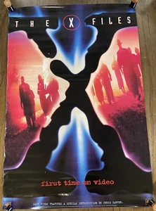 DESC LESEN. The X-Files 1996 zum ersten Mal auf Video Video Store Poster Promo selten - Bild 1 von 18
