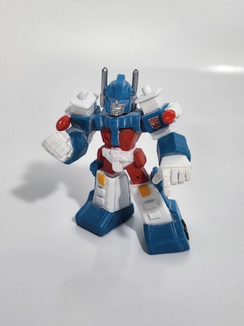 New in-hand photos of Transformers R.E.D. Ultra Magnus and Knock