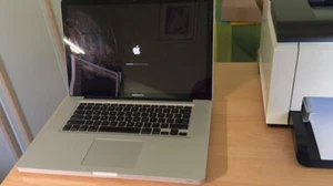 MacBook Pro (15 pollici, 2,53 GHz, Metà 2009) - Foto 1 di 8