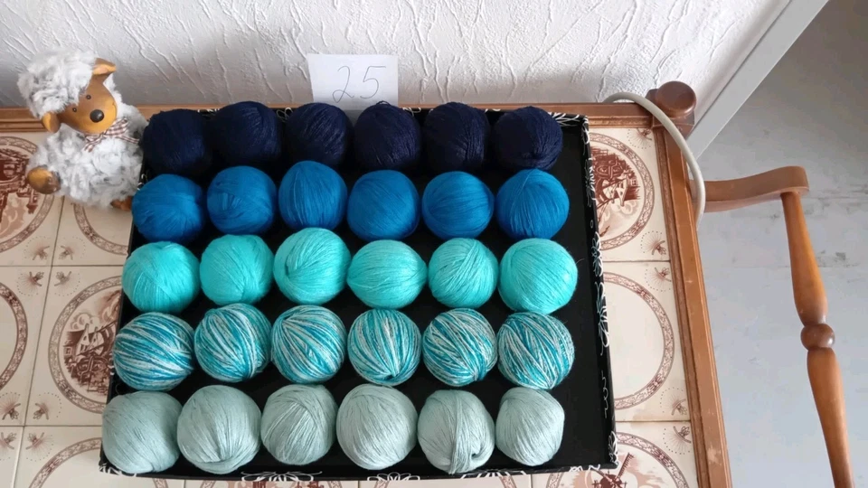 Wolle.Garngemisch, 900 g Wolle zum Stricken, Bastellwolle,bunt,Konvolut.Resten - Bild 1 von 1