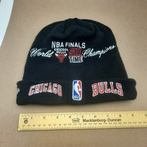 Chicago Bulls NBA Finals Six Time World Champion Beanie New Era Black Winter Cap - Picture 1 of 9