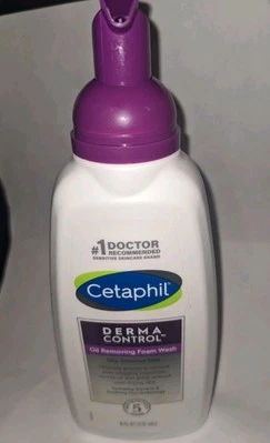 CETAPHIL~DERMA CONTROL~LAVADO DE ESPUMA PARA ELIMINAR ACEITE 8 OZ 88. Sin tapa transparente Foto 1 de 3