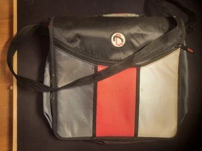 Case-It Poderoso Carpeta con Cremallera de 3 Pulgadas Perfecto para la Escuela Foto 1 de 2