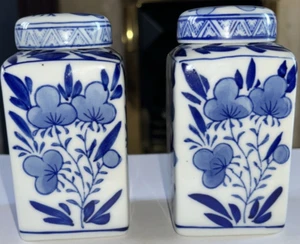 CHINESE LIDDED GINGER JARS X 2 BLUE and WHITE - Picture 1 of 7