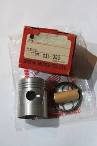 NOS HONDA C50 STD PISTON KIT 13009-036-305 (ROY) - Picture 1 of 5