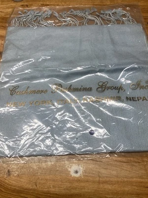 Bufanda pashmina de seda cachemir azul claro Portolano Group nueva con etiquetas Nueva York, NY Foto 1 de 4