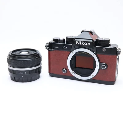 Nikon Zf schwarz + Z 40mm F/2 SE Objektiv Kit Premium außen ersetzt #219 - Bild 1 von 4