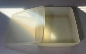 Tupperware Square Away Sandwich Keeper Container Clear/White with Lid - Picture 1 of 3