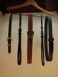 Bunch-o-Belts Paket 5 Leder/Kunstleder Gr. 14 bis L Guess, Liz Claiborne usw - Bild 1 von 8