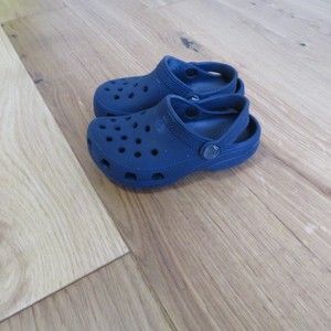 boys crocs size 9