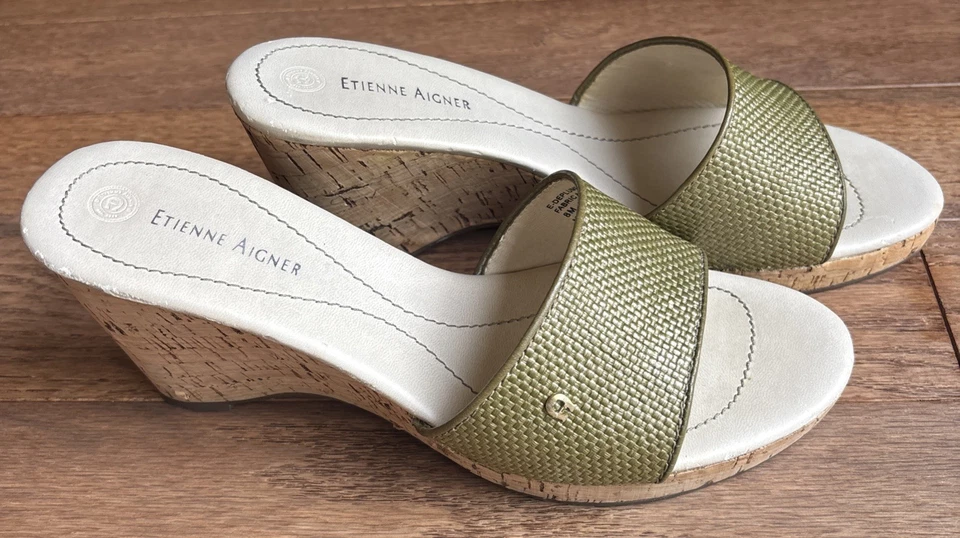 Sandalias de mula con cuña de corcho ETIENNE AIGNER, verdes talla 8 usadas en excelente estado Foto 1 de 4