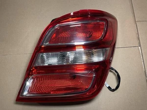 2017 2018 2019 2020 Chevrolet Sonic PASSENGER side tail light; 4 DOOR SEDAN - Foto 1 di 6