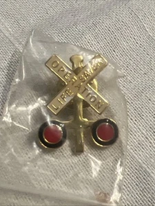 New Gold Tone US Railroad Crossroads Operation Life Saver Collectible Pin - Picture 1 of 2
