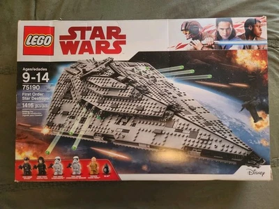 LEGO Star Wars: First Order Star Destroyer (75190) - Image 1 of 4