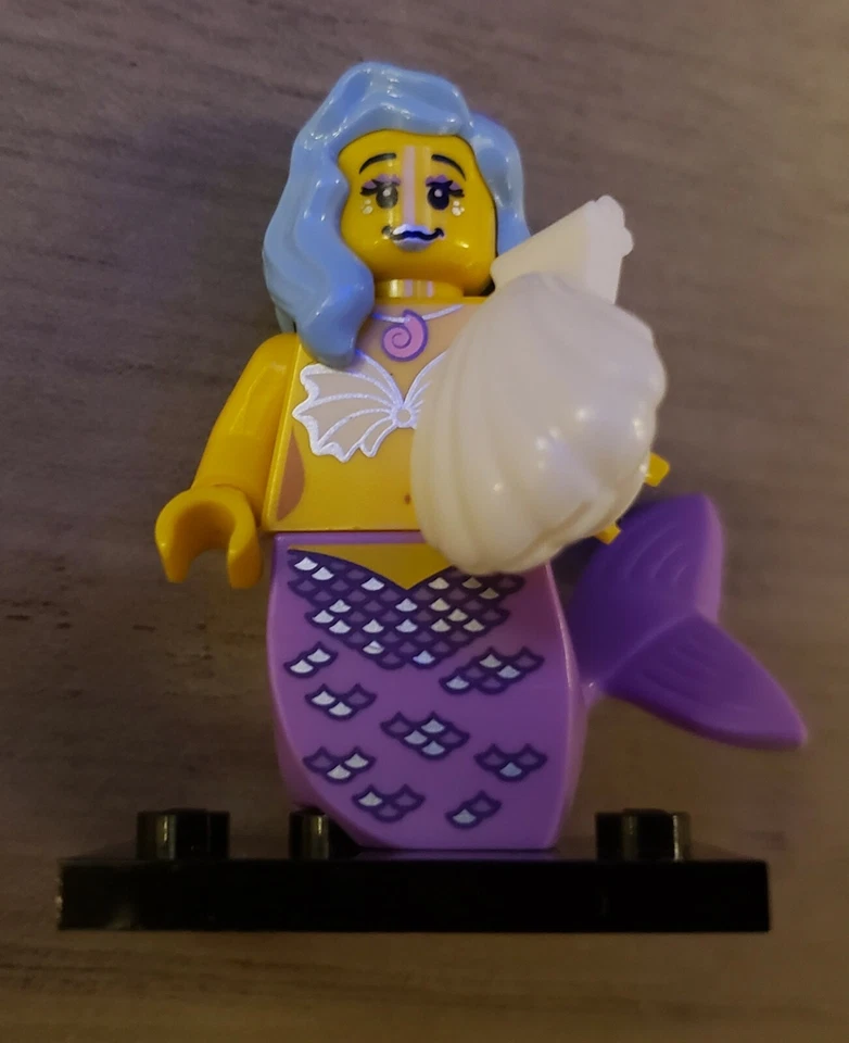 LEGO Batman Movie Series 71017 Minifigure - Arkham Asylum Joker - and Mint