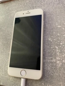 Apple iPhone 6 - 16GB - Silber (Ohne Simlock) A1586 (CDMA + GSM) - Bild 1 von 5
