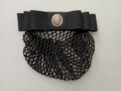 Cinta Negra MOSTRAR LAZO RED PARA EL CABELLO con Medallón de Peltre Mostrar Red para el Cabello Elástica Negra Foto 1 de 4