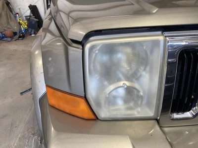 Faro halógeno derecho pasajero compatible con 06-10 COMMANDER 1742094 Foto 1 de 4