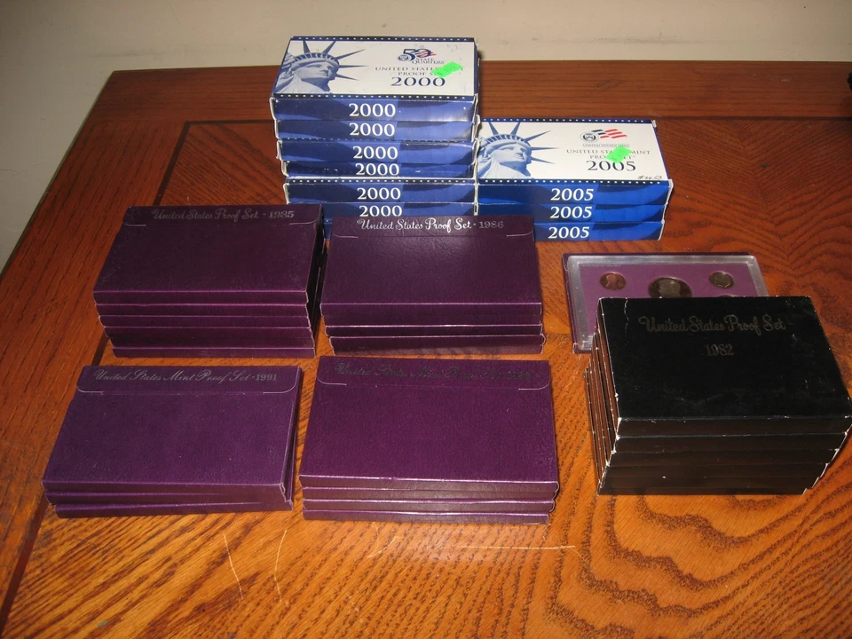 超级廉价经销商套装 36 件美国精制套装 1982 - 2005 年 — 第 1/1 张图片