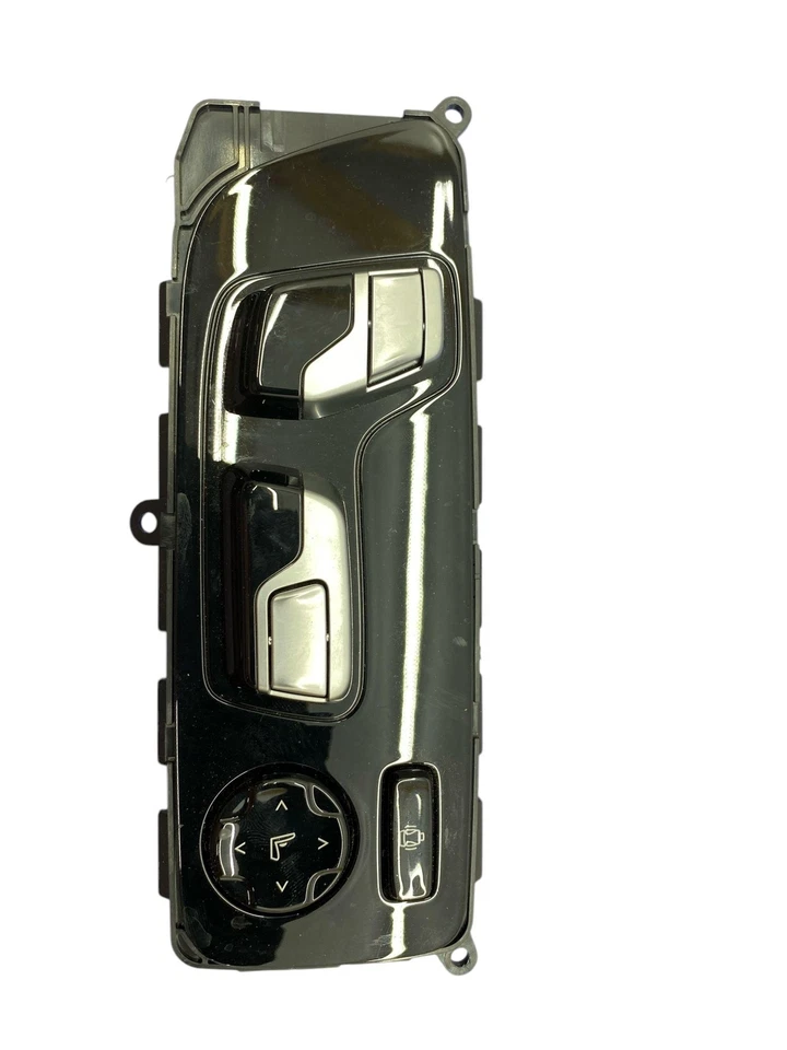 2020 - 2023 BMW X6 G06 OEM FRONT RIGHT SEAT ADJUSTMENT CONTROL SWITCH - Image 1 of 4