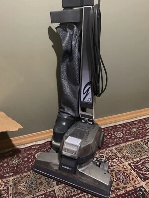 Aspirador de pó vertical Kirby G4 com acessórios, xampu para carpete - Imagem 1 de 3