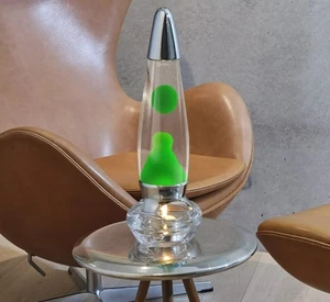 Lampe à lave alimentée par bougie Mathmos EVO avec cire VERTE en liquide transparent - Photo 1/5